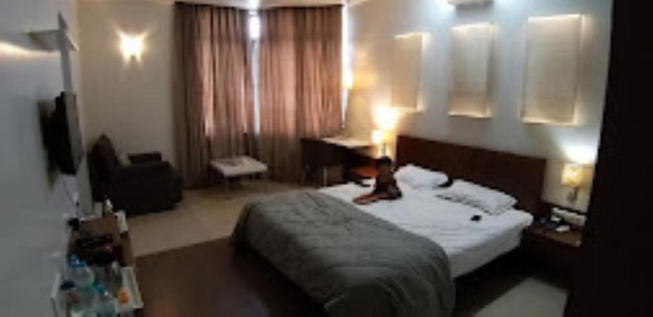 Hotel Maratha Residency,Ратнагири Экстерьер фото